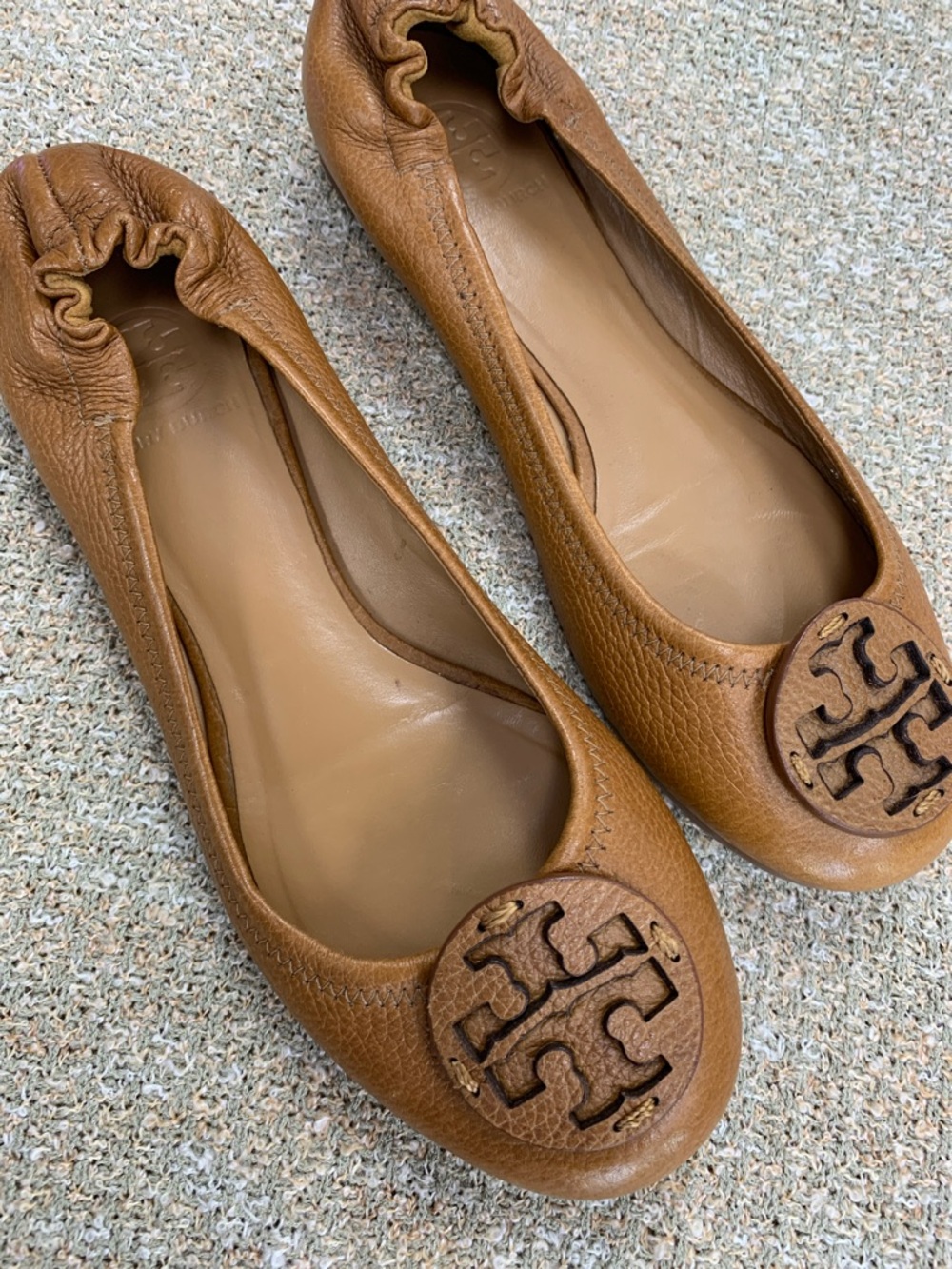 Tory Burch Cognac Leather Logo Ballet Flats - Picture 2 of 8